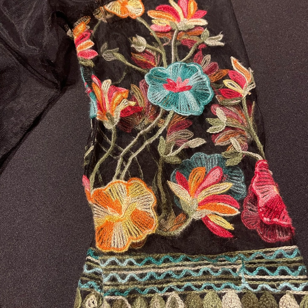 Floral Embroidered Sheer Black kimono - Picture 5 of 5